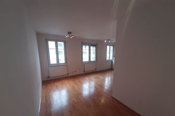 SINGLEHIT/ MARGARETENPLATZ-NÄHE: 32 m2 Neubaumiete, Wohnschlafzimmer mit Einbauküche, Fliesenbad, Gesamtmiete € 690,--