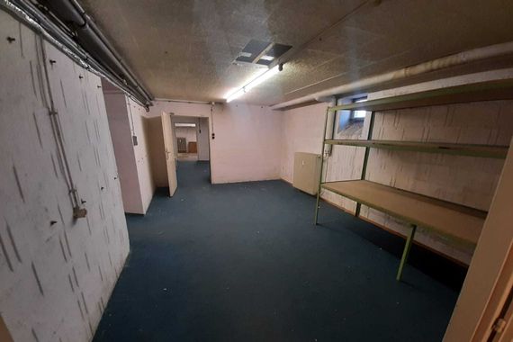 LAGERRÄUME IM GEWERBEGEBIET SCHWECHAT/ZWÖLFAXING - PERFEKTE ANBINDUNG AN S1 + FLUGHAFEN + WIENER STADTGRENZE